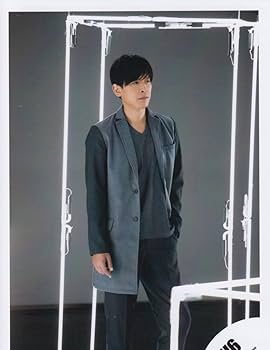 Amazon.co.jp: V6 公式生写真（坂本昌行）VS00036 : おもちゃ